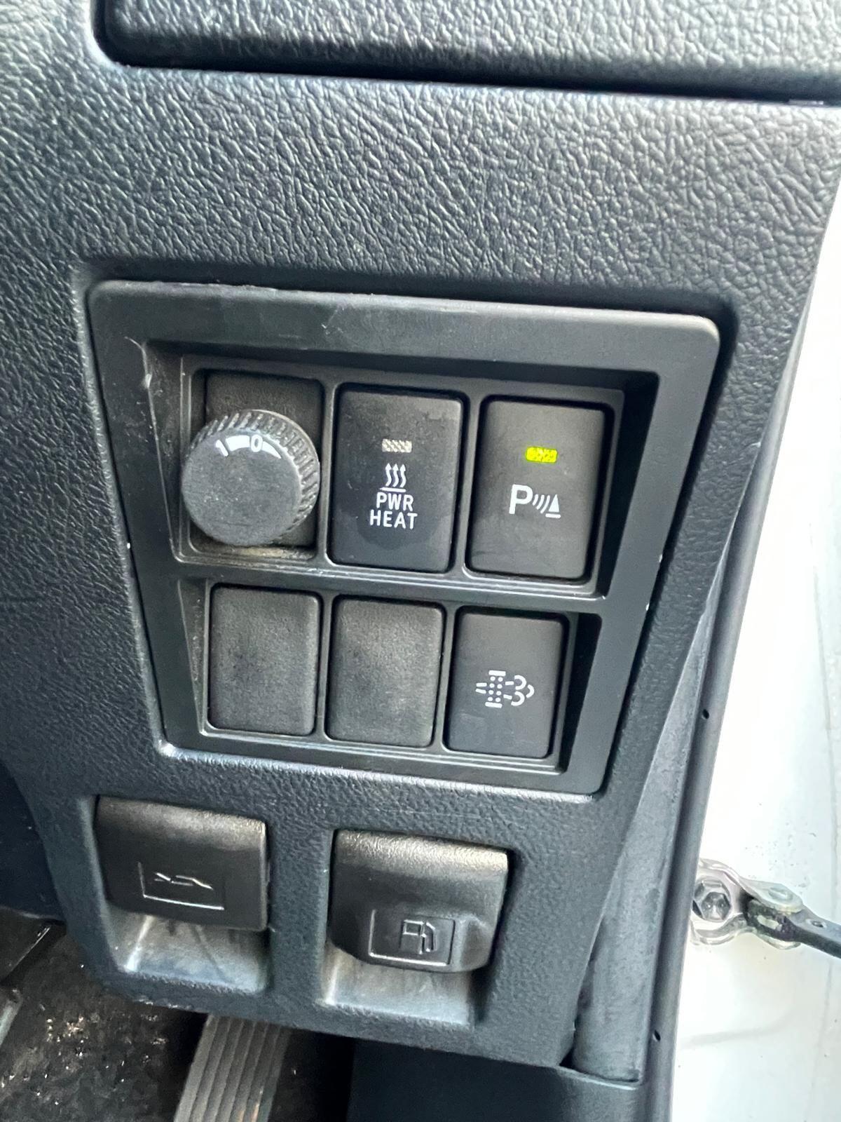 Toyota Hilux - image 22